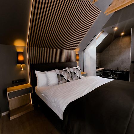 Twin Premium Apartman Тихань Екстер'єр фото