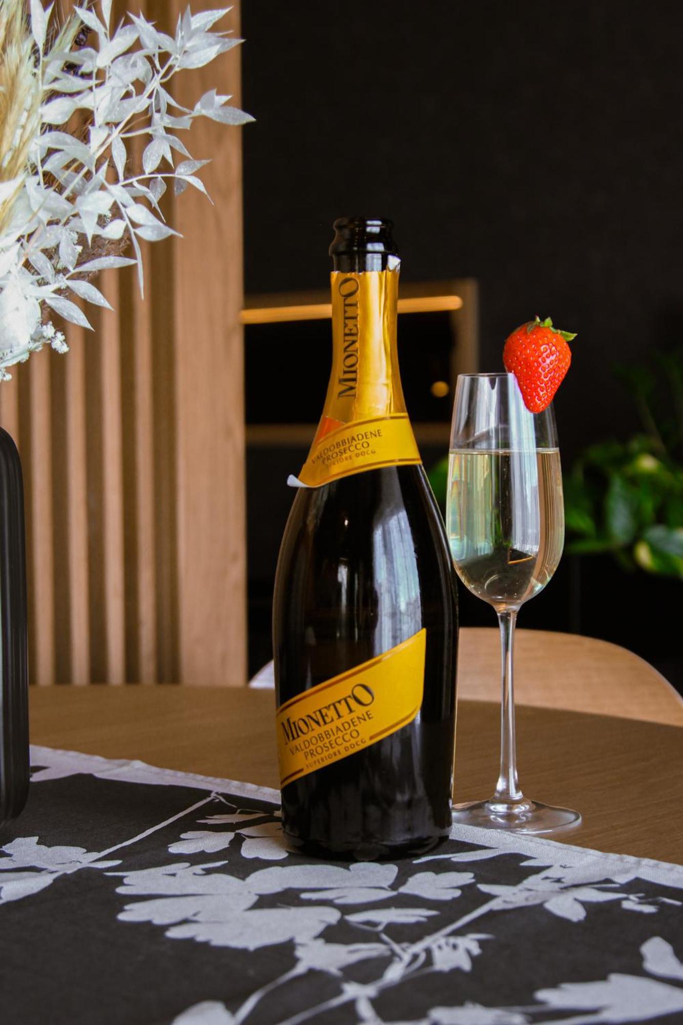Twin Premium Apartman Тихань Екстер'єр фото