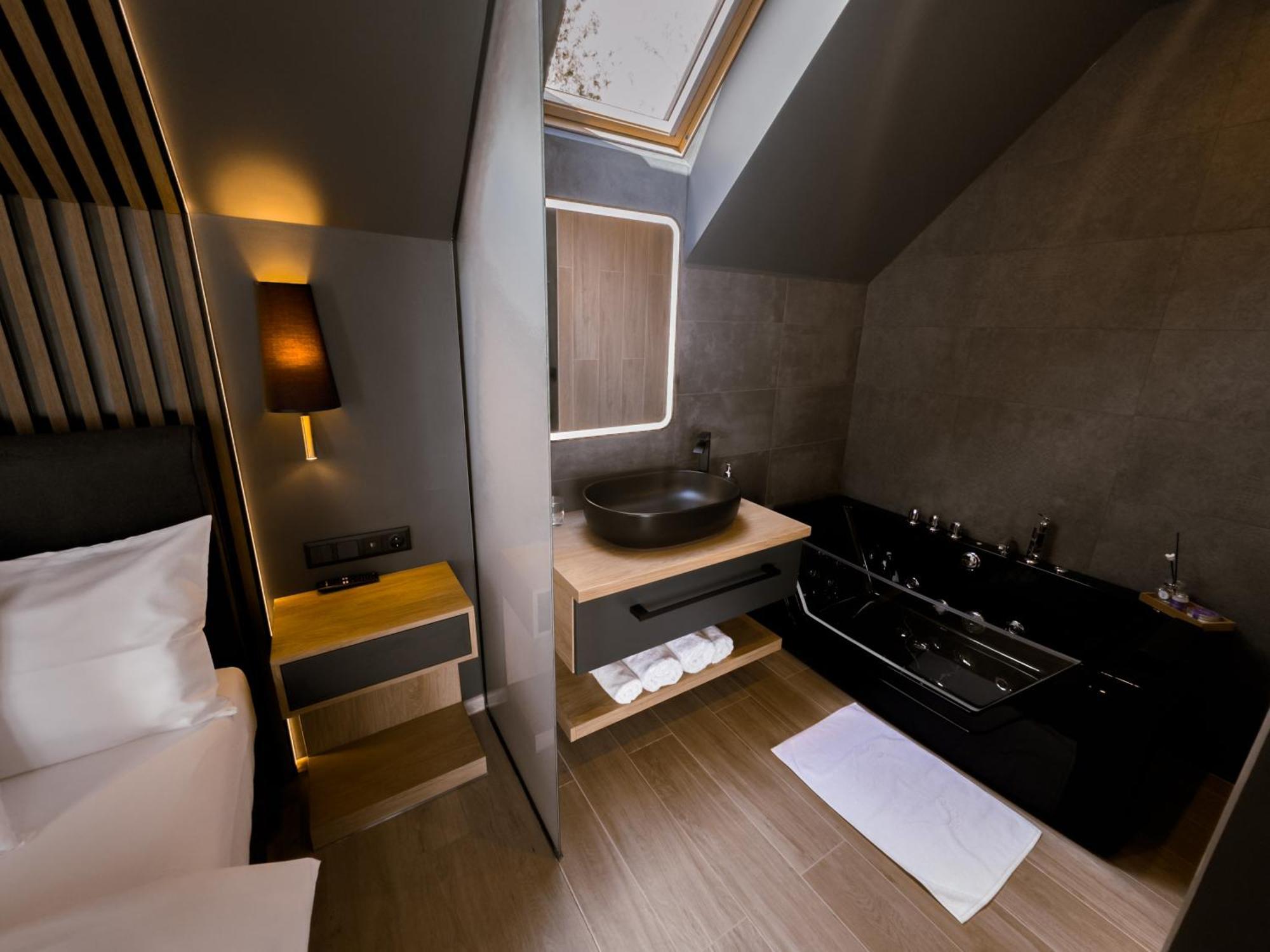 Twin Premium Apartman Тихань Екстер'єр фото