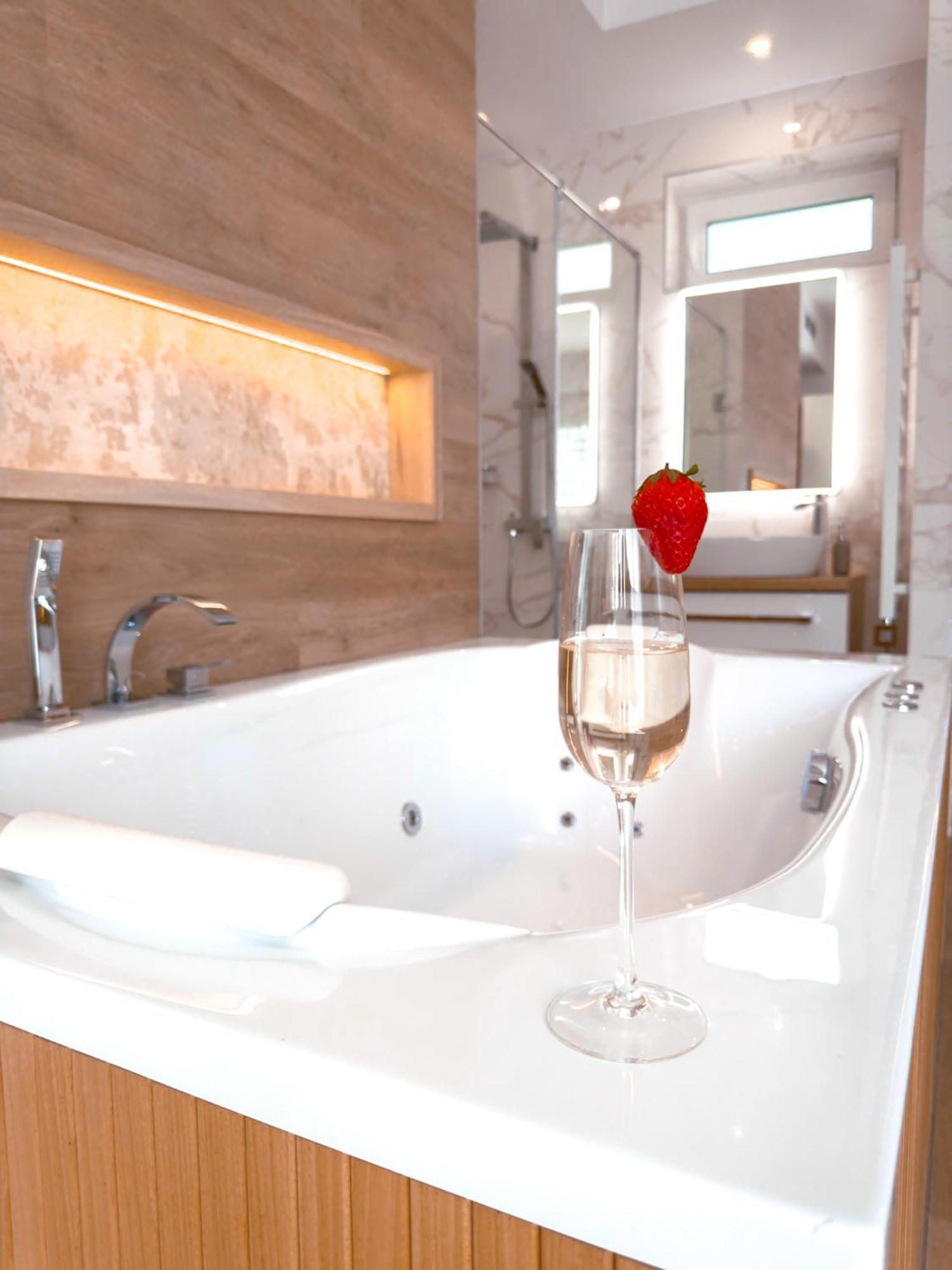 Twin Premium Apartman Тихань Екстер'єр фото