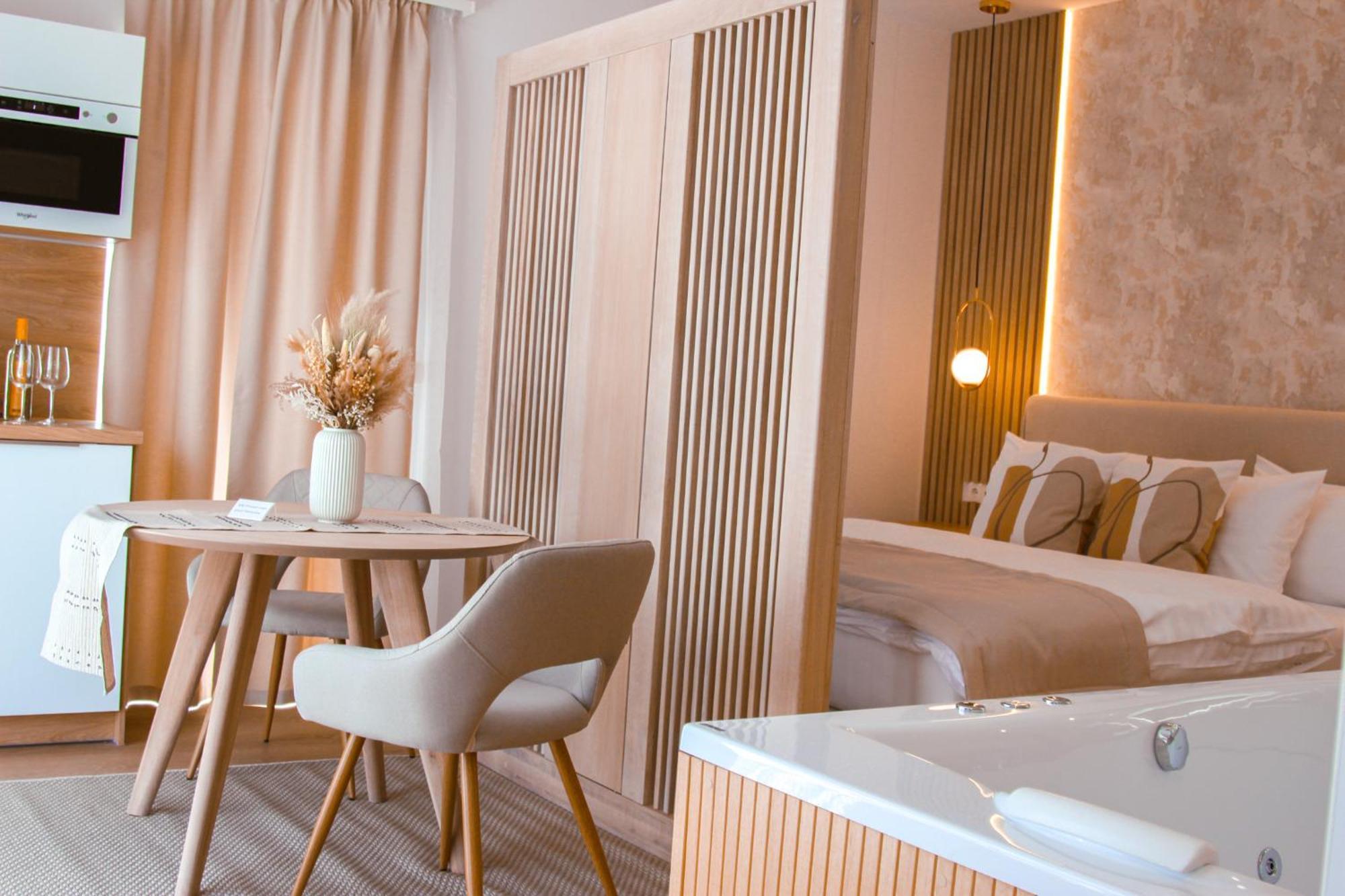 Twin Premium Apartman Тихань Екстер'єр фото