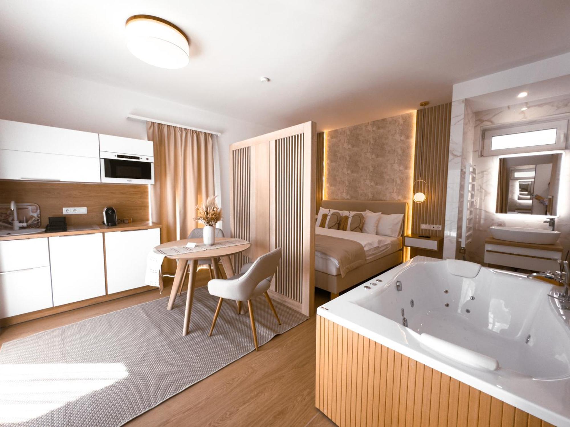Twin Premium Apartman Тихань Екстер'єр фото